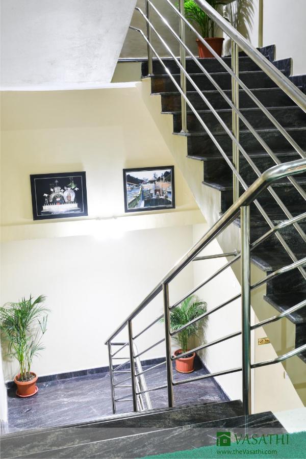 Vasathi Hotel Madikeri Exterior foto