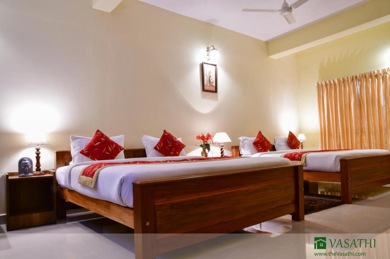 Vasathi Hotel Madikeri Exterior foto